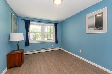 Exceptional investment opportunity in the heart of Ozone Park - photo 6