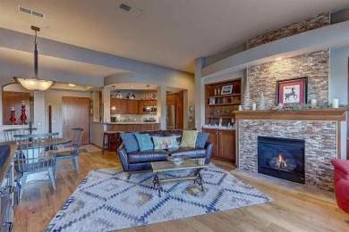 Lake Condo For Sale in Prairie Du Sac, Wisconsin