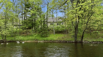 Located at the end of a quiet cul-de-sac, this exceptional - photo 2