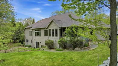 Located at the end of a quiet cul-de-sac, this exceptional - photo 4