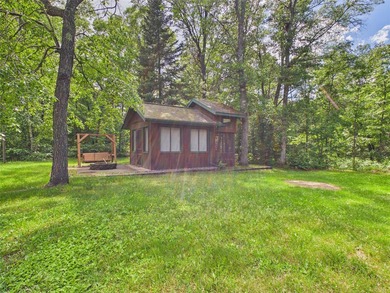 Enjoy the comfort and convenience of this well-maintained - photo 8