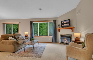 Welcome to 1004 Oak Pond Drive in Sartell-a beautifully - photo 7