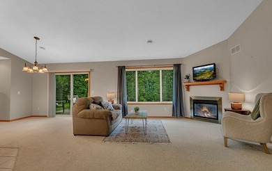 Welcome to 1004 Oak Pond Drive in Sartell-a beautifully - photo 10