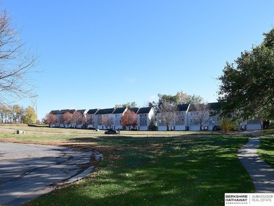Rare opportunity in established NW area. 58 Villa/Condos style - photo 2