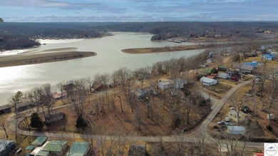 Fantastic lot on Lake of the Ozarks. 90 ft of shoreline with a 2 - photo 2