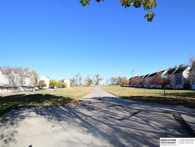 Rare opportunity in established NW area. 58 Villa/Condos style - photo 4