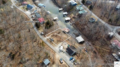 Fantastic lot on Lake of the Ozarks. 90 ft of shoreline with a 2 - photo 4