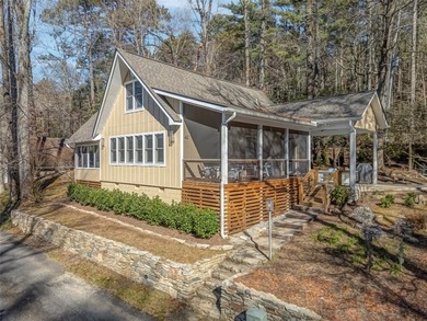 Lake Toxaway Home For Sale in Lake Toxaway North Carolina