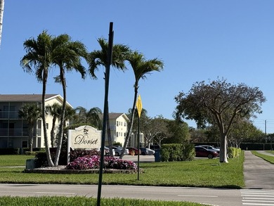 Welcome to this FIRST FLOOR 1 BEDROOM /1.1 BATH Condo located in - photo 3