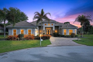 Stunning custom home located on a quiet cul-de-sac in the - photo 2