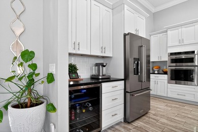 Stunning custom home located on a quiet cul-de-sac in the - photo 9