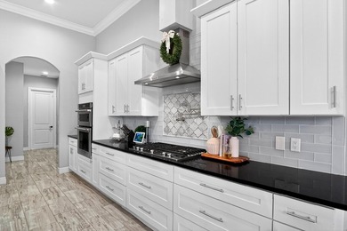 Stunning custom home located on a quiet cul-de-sac in the - photo 10