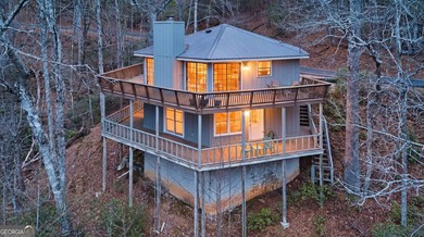 Spacious yet charming 2-story Octagon-style home in Sky Valley - photo 1