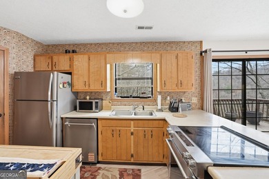 Spacious yet charming 2-story Octagon-style home in Sky Valley - photo 8