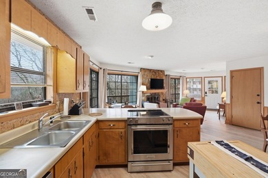 Spacious yet charming 2-story Octagon-style home in Sky Valley - photo 9