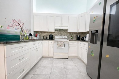 PRICE IMPROVEMENT! Move-in ready 2BR/2BA single-story villa in - photo 6
