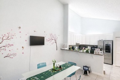 PRICE IMPROVEMENT! Move-in ready 2BR/2BA single-story villa in - photo 7