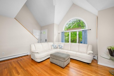 Spacious 4 bedroom cape w/seasonal water views of Ashument Pond! - photo 8