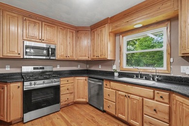 Meticulously maintained 3-bedroom, 2-bath home in desirable - photo 11
