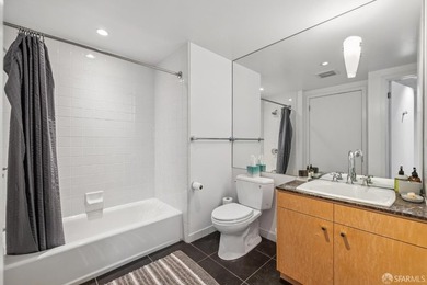 NEW PRICE! Stellar spacious and bright view 2BR/2BA condominium - photo 11