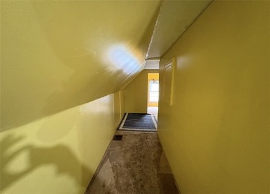 Another Rockin' Rochester Property! This 6-bedroom, 2.5-bath - photo 27