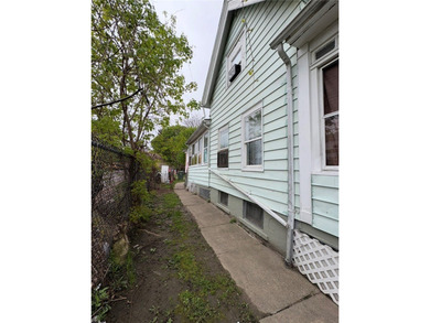 Another Rockin' Rochester Property! This 6-bedroom, 2.5-bath - photo 35