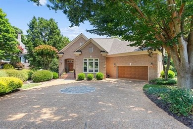 A truly exceptional property where quality, elegance, and views - photo 1