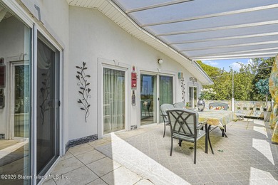 Welcome to 75 Longview Road, a custom-built contemporary home - photo 10