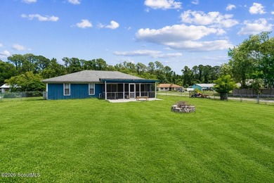 Discover this beautifully updated 3 bedroom, 2 bathroom home - photo 21