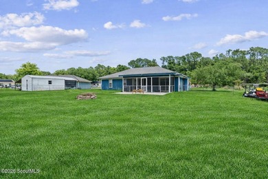 Discover this beautifully updated 3 bedroom, 2 bathroom home - photo 22
