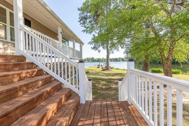 This beautifully renovated 5-bedroom, 3-bath Lake Marion - photo 3