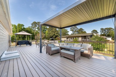 This beautifully renovated 5-bedroom, 3-bath Lake Marion - photo 5