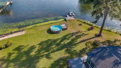 This beautifully renovated 5-bedroom, 3-bath Lake Marion - photo 8