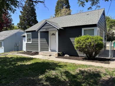 Upper Klamath Lake Home Sale Pending in Klamath Falls Oregon