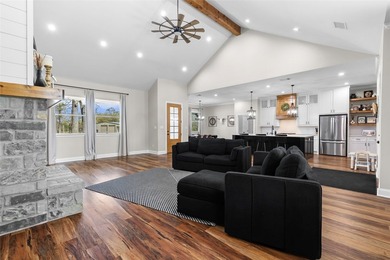 MOTIVATED SELLERS!! Priced below Appraised Value. Sellers are - photo 12