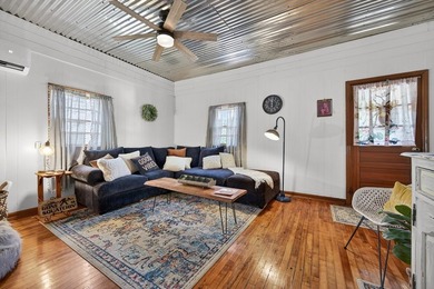 Charming and full of character, this cozy 2-bedroom, 1-bath - photo 15