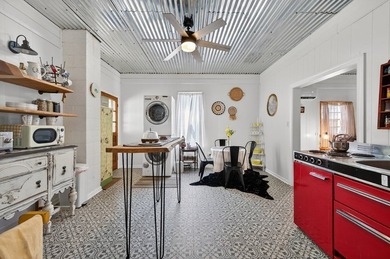Charming and full of character, this cozy 2-bedroom, 1-bath - photo 20