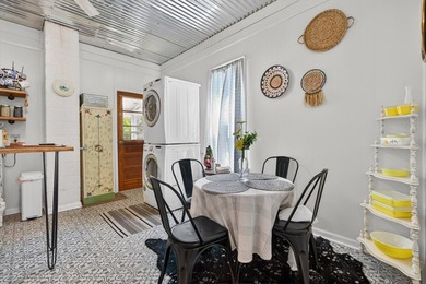 Charming and full of character, this cozy 2-bedroom, 1-bath - photo 22