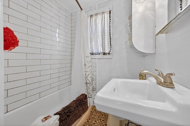 Charming and full of character, this cozy 2-bedroom, 1-bath - photo 28