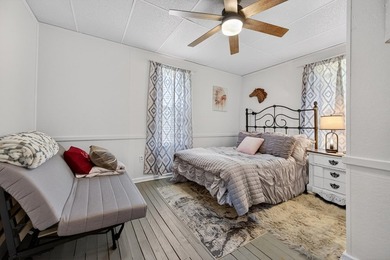 Charming and full of character, this cozy 2-bedroom, 1-bath - photo 30