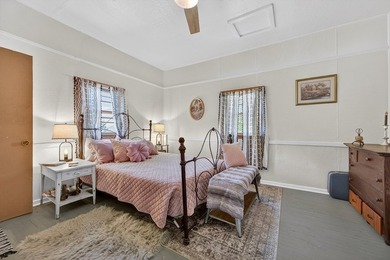 Charming and full of character, this cozy 2-bedroom, 1-bath - photo 35
