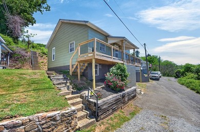 Charming and full of character, this cozy 2-bedroom, 1-bath - photo 39