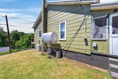 Charming and full of character, this cozy 2-bedroom, 1-bath - photo 45