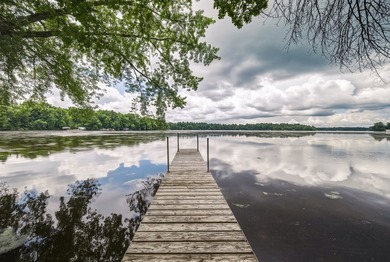 Escape to your private waterfront retreat, hidden at the end of - photo 2
