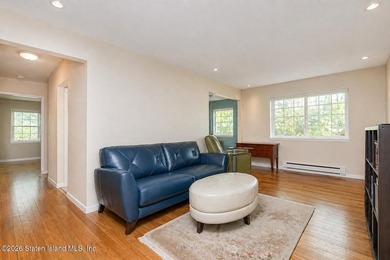 A first floor garden condo in Foxwood Square that comes with the - photo 4