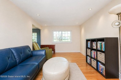 A first floor garden condo in Foxwood Square that comes with the - photo 5