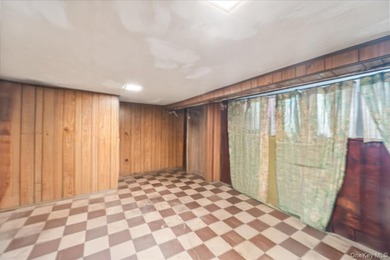 Nice 2-family home in the heart of Jamaica, featuring a - photo 12