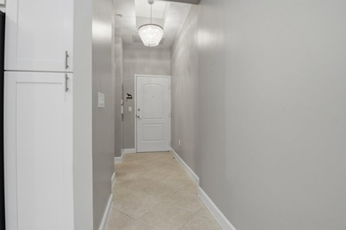 This impeccably maintained loft delivers the perfect blend of - photo 18