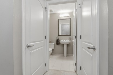 This impeccably maintained loft delivers the perfect blend of - photo 19