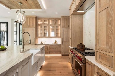 Modern Luxury meets sophisticated elegance in this stunning - photo 22